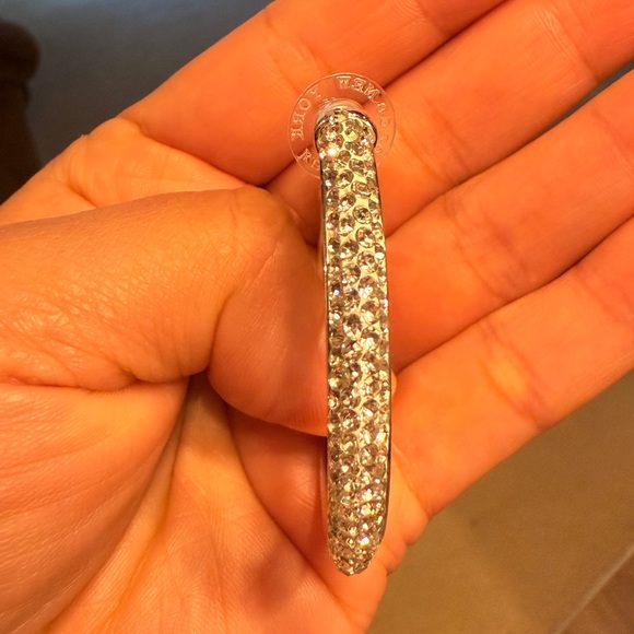 Elegant Silver Hoop Earrings - Picture 16 of 17